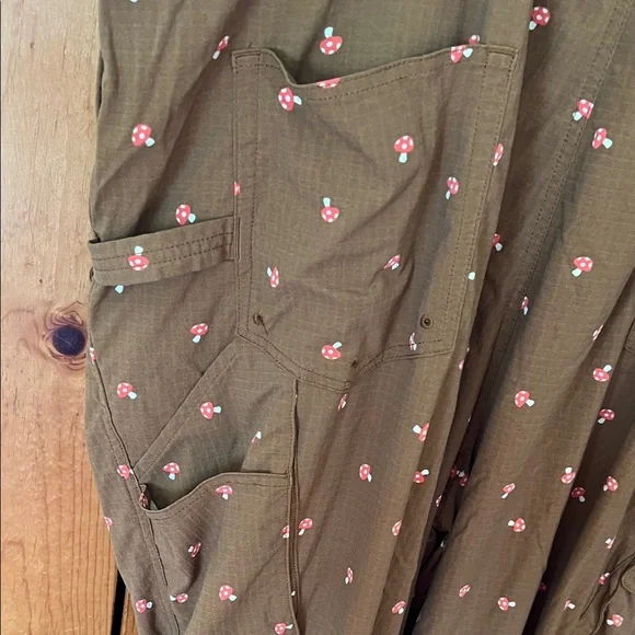 Duluth Brown Overalls with Mushroom Print.3X X 31 women’s - Picture 10 of 10